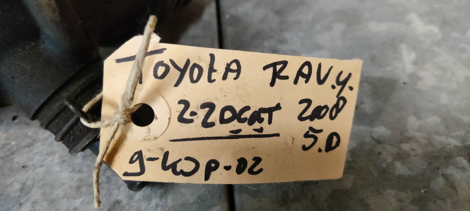 Toyota RAV 4 slang van inlaat naar luchtmassameter.