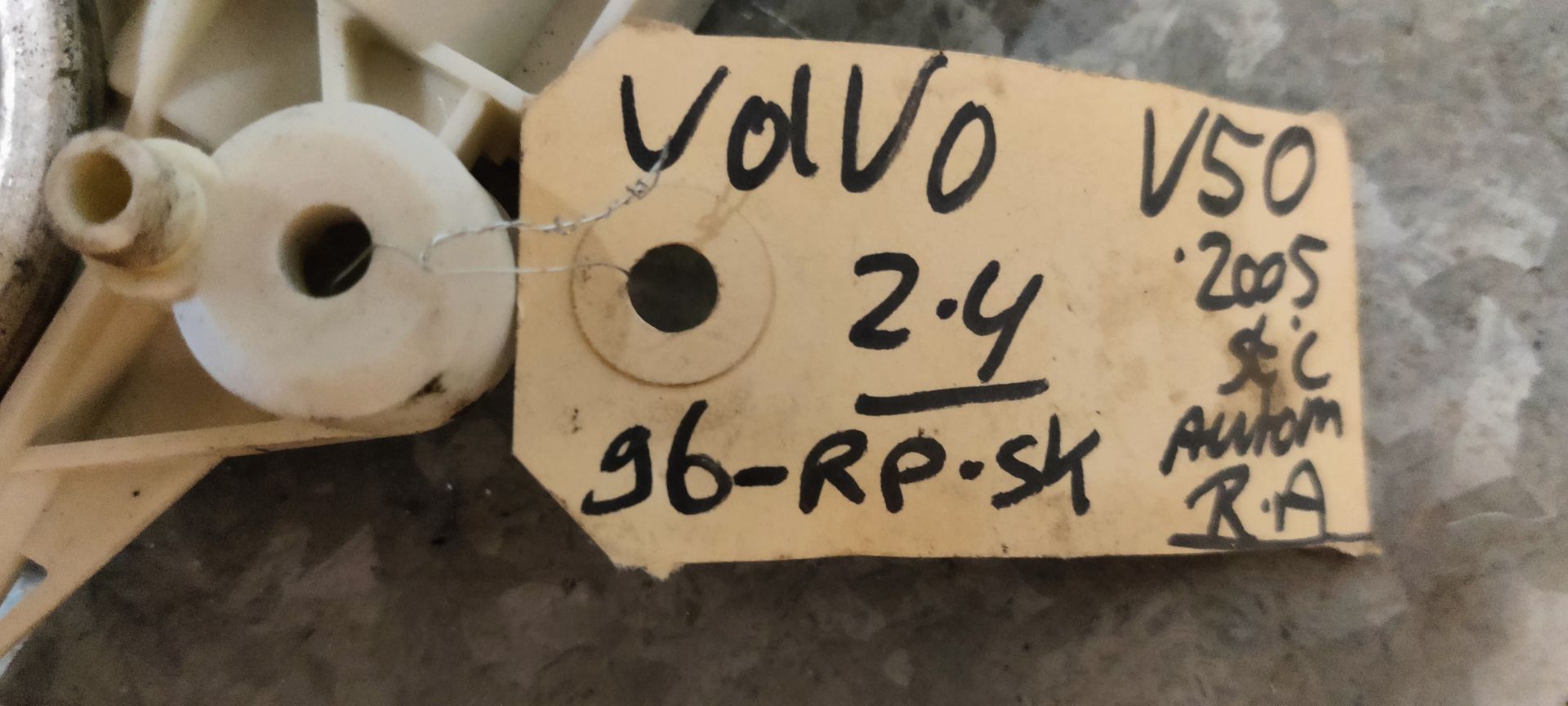 Volvo V50 ruitenwissermotor achter (2005).