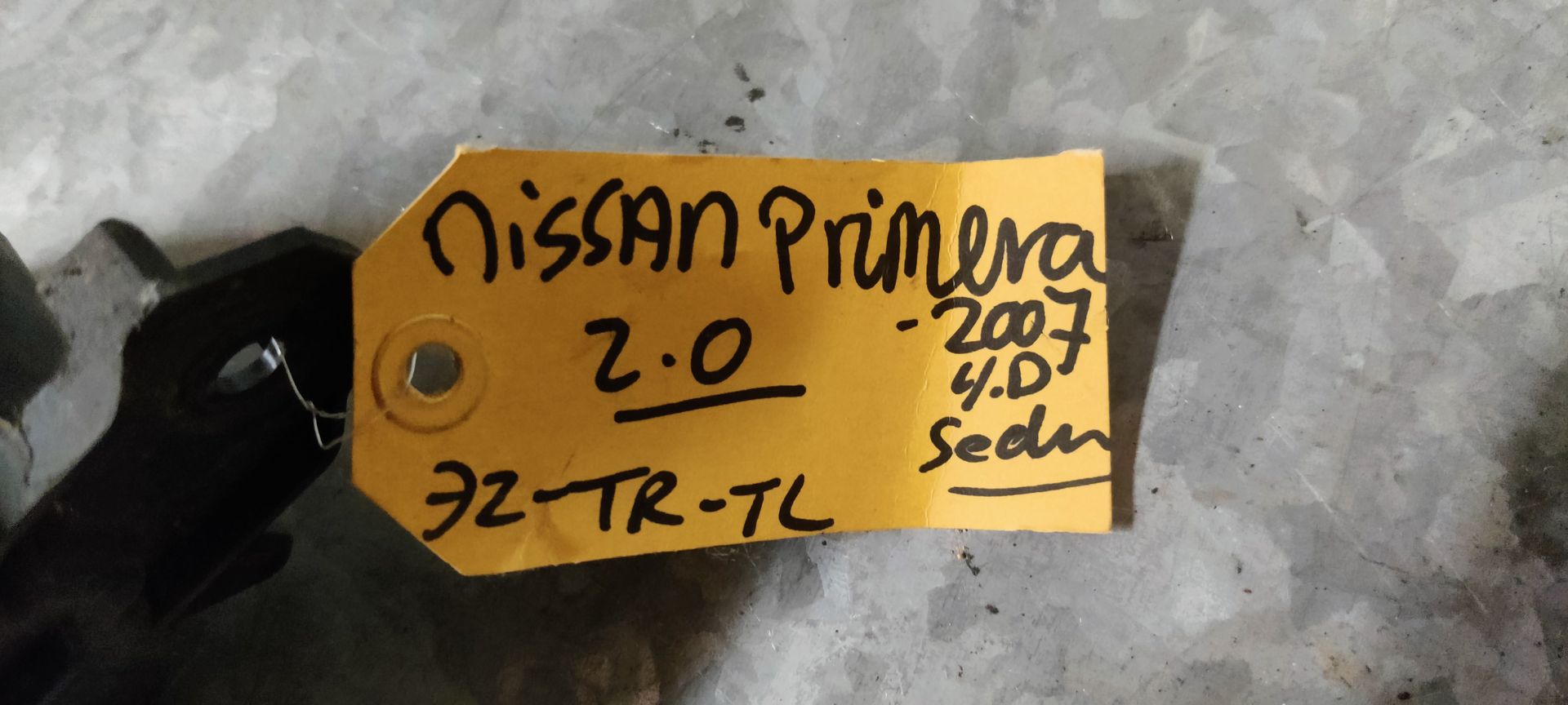 Nissan Primera mistlamp voorzijde uit 2007.