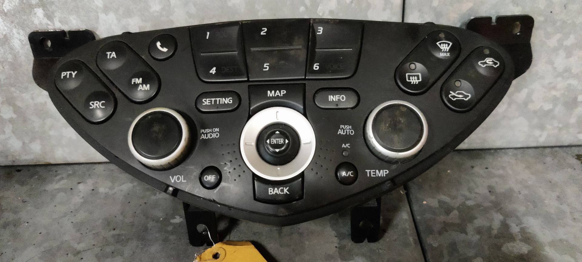 Nissan Primera temperatuur regelaar, airco, verwarming console uit 2007.