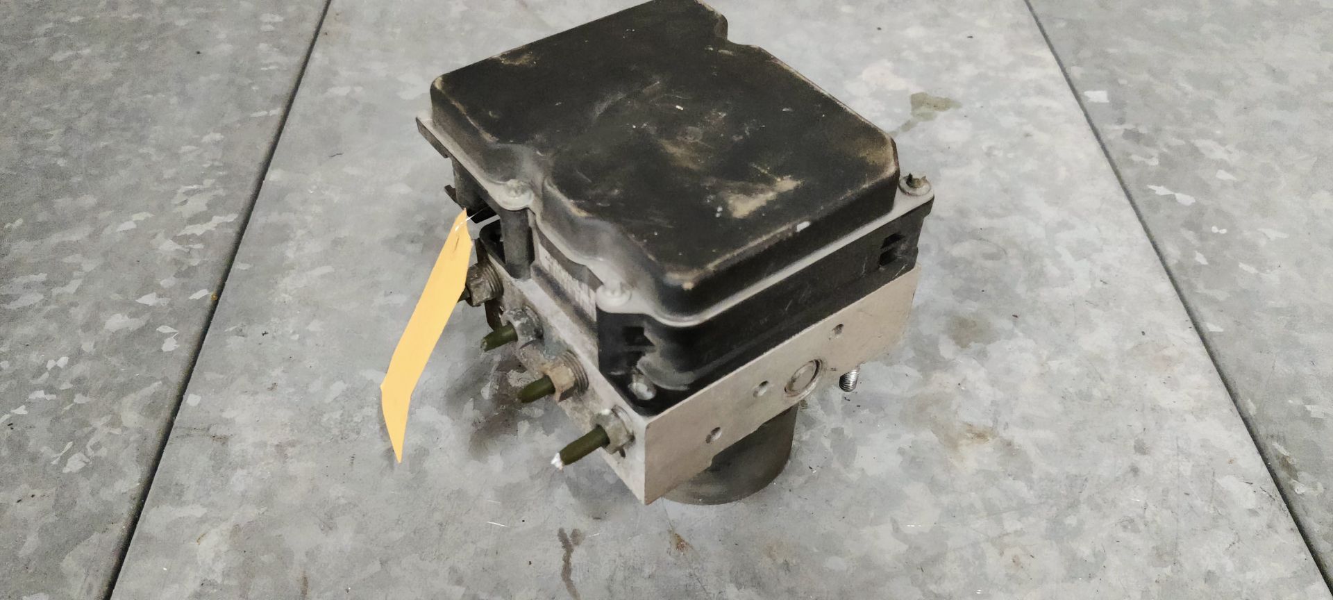 Nissan Primera ABS pomp uit 2007.