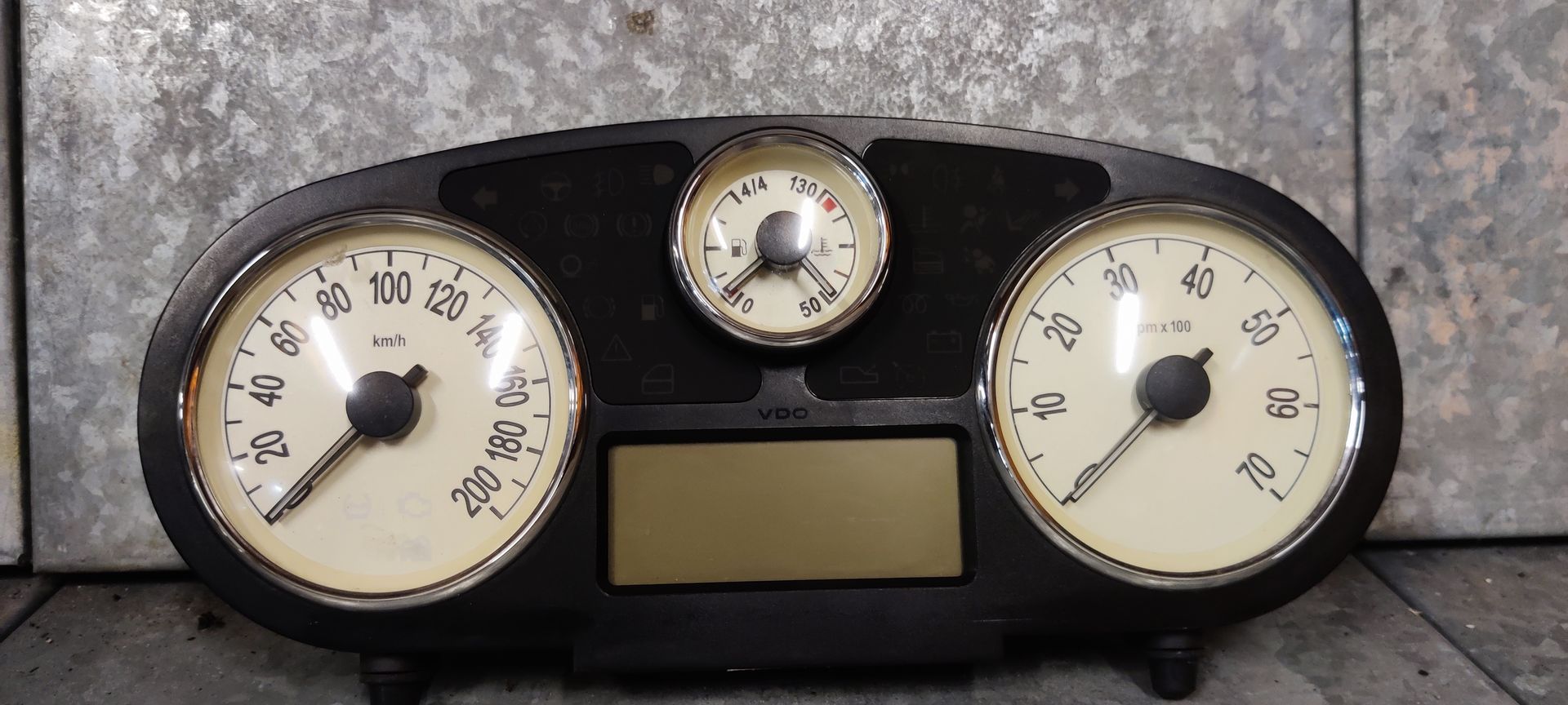 Lancia Ypslion cockpit, dashboard tellerset.