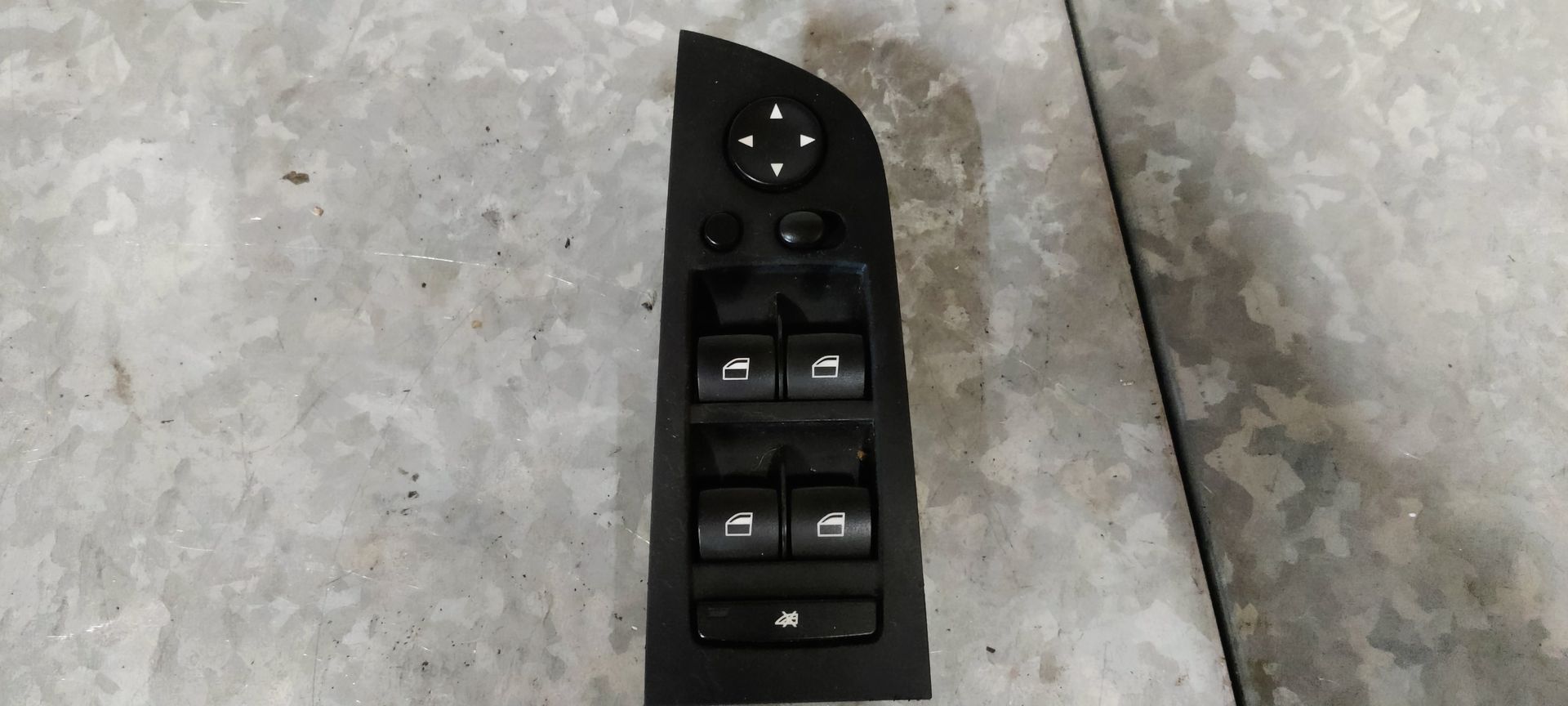 BMW bediening ramen linker voorportier van een 3 serie (E91), bj 2007.