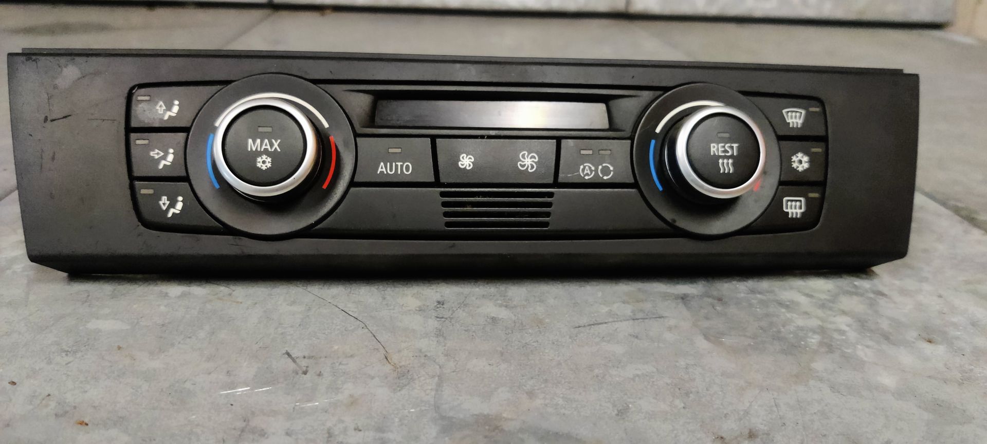 BMW temperatuur. airco klimaat regelaar van een 3 serie (E90, E91), bj 2007.