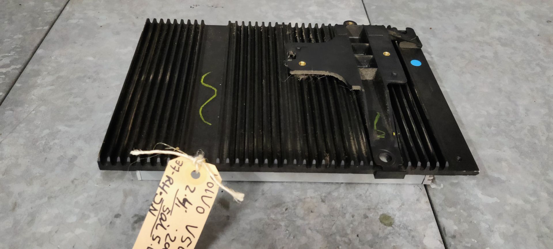 Volvo V50 originele versterker.