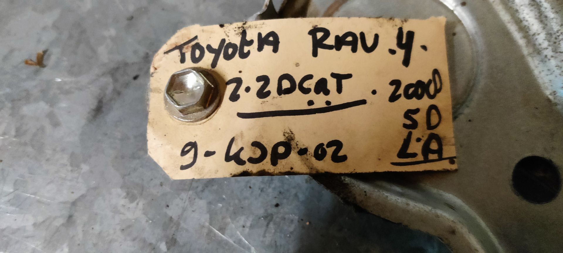 Toyota RAV 4 linksachter raammotor met mechaniek.
