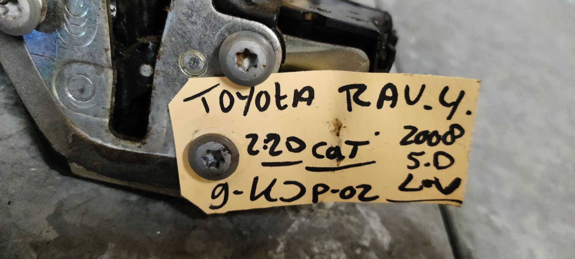 Toyota RAV 4 deurvanger linksvoor met kabels (zit in portier).