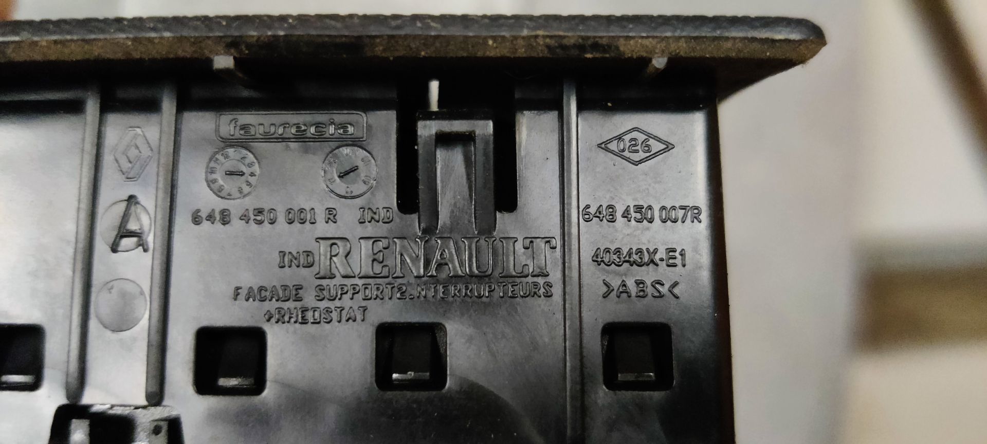 Renault Megane onderdelen bij 
www.stegemancarparts.nl
Dagelijkse verzending (m.u.v. weekenden en Feestdagen).