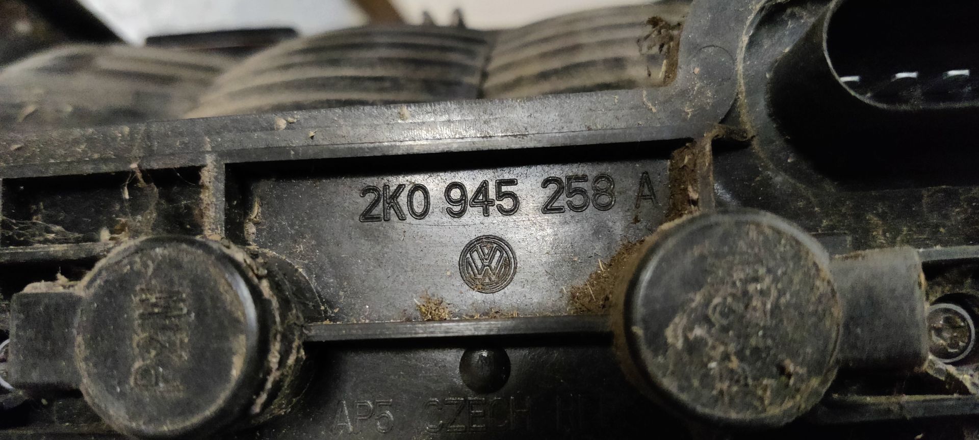 Rechterachterlicht van een VW Caddy uit 2008 bij Stegeman in Exel.