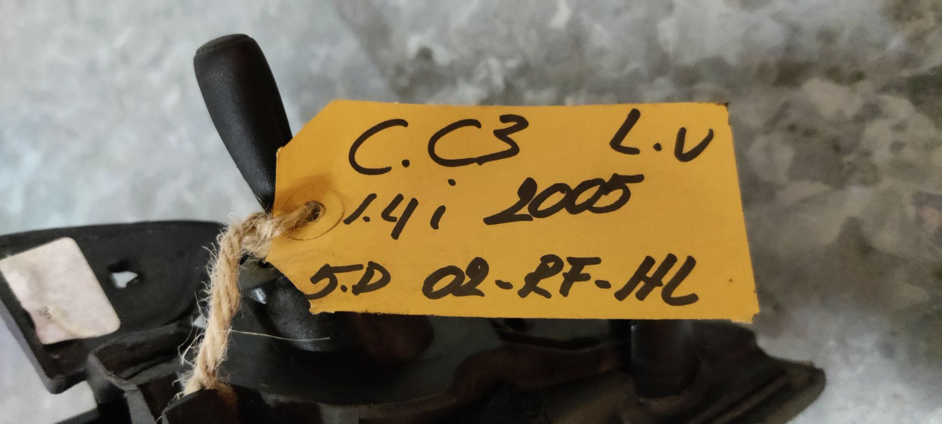 Linker spiegel vaneen Citroen C3 uit 2005 hebben wij op voorraad.