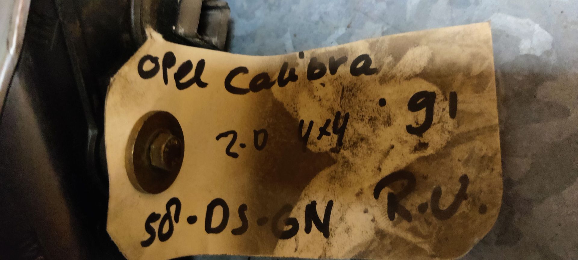 Opel Calibra onderdelen bij Stegeman autosloperij te Exel.