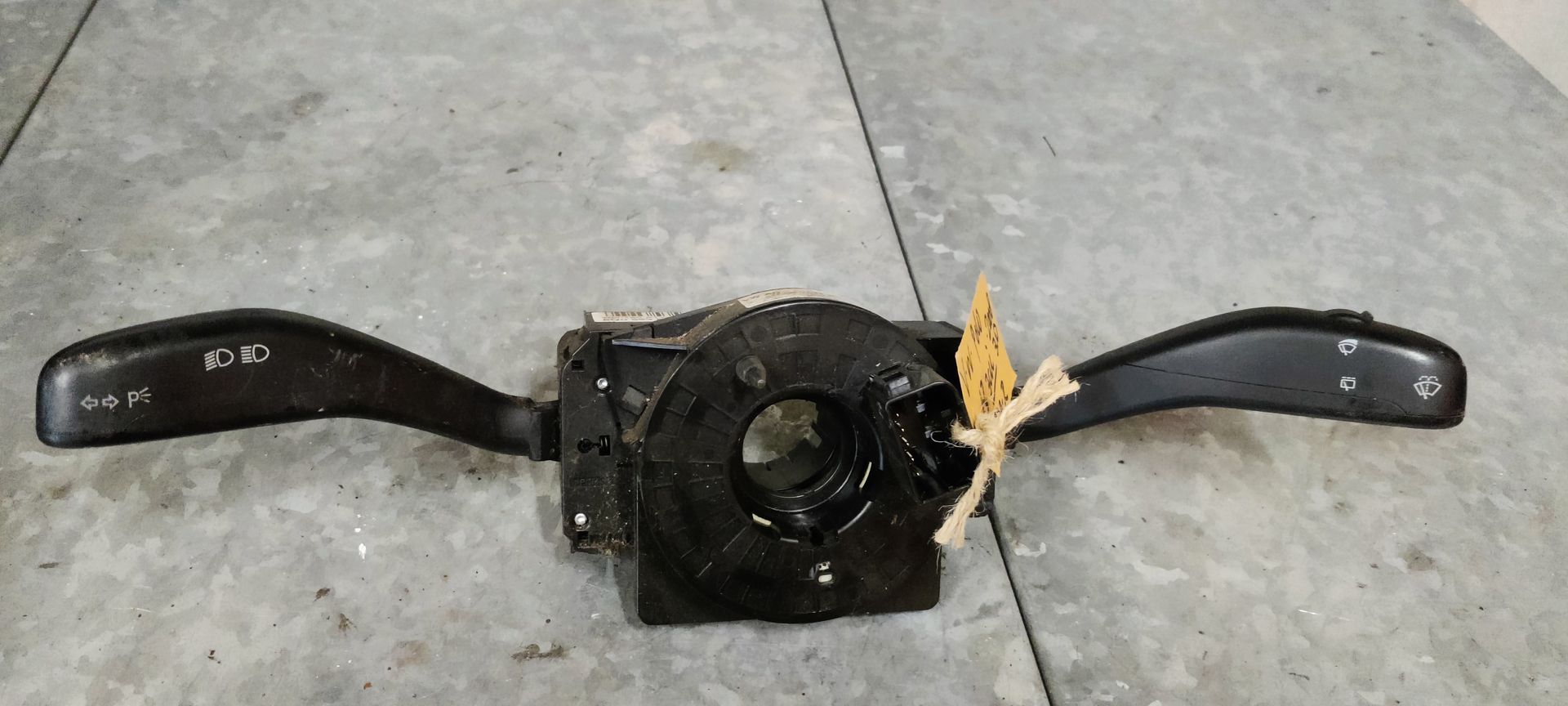 VW Polo  gebruikte stuurkolomschakelaar.