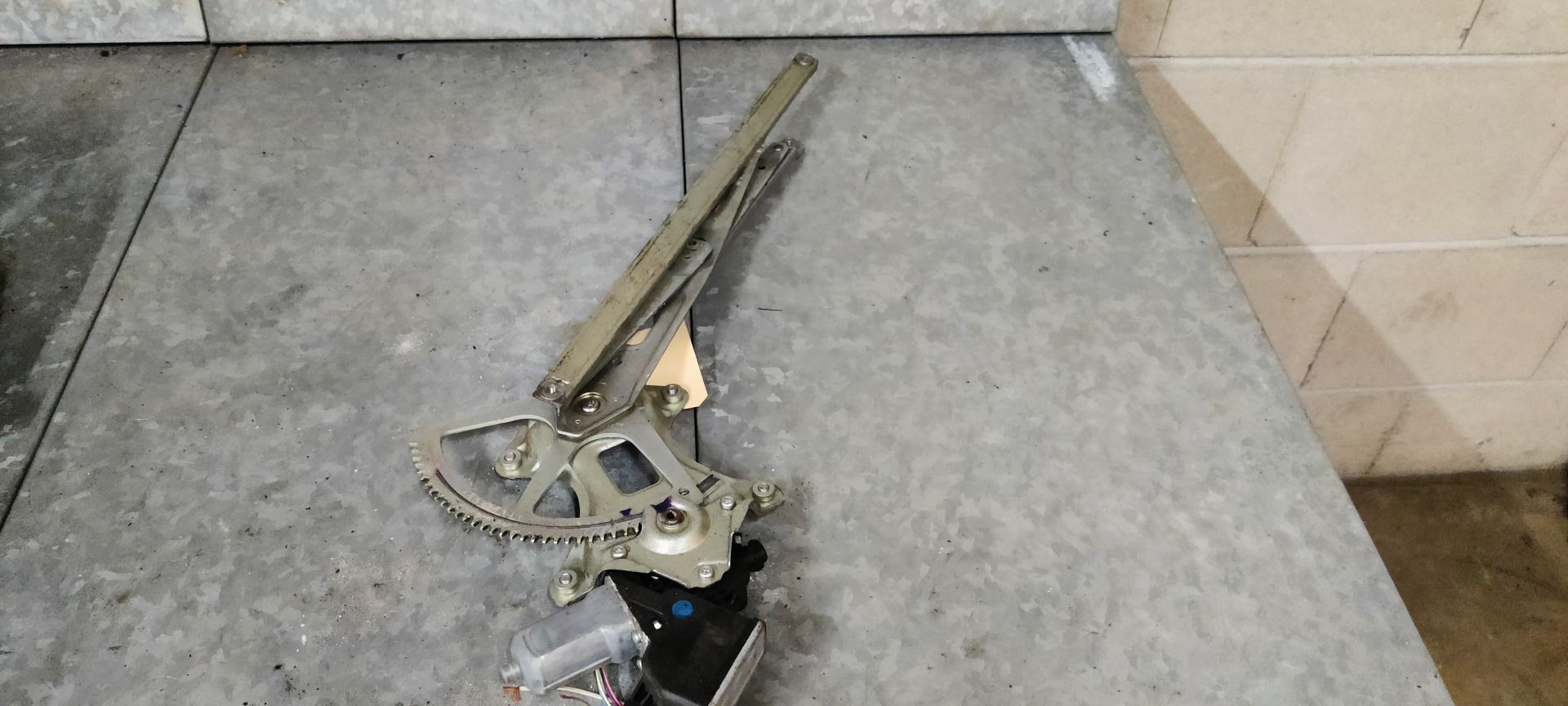 RAV 4 raam mechanisme