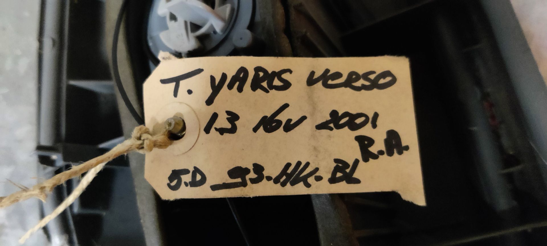 Toyota Yaris gebruikte onderdelen www.stegemanautosloperij.nl