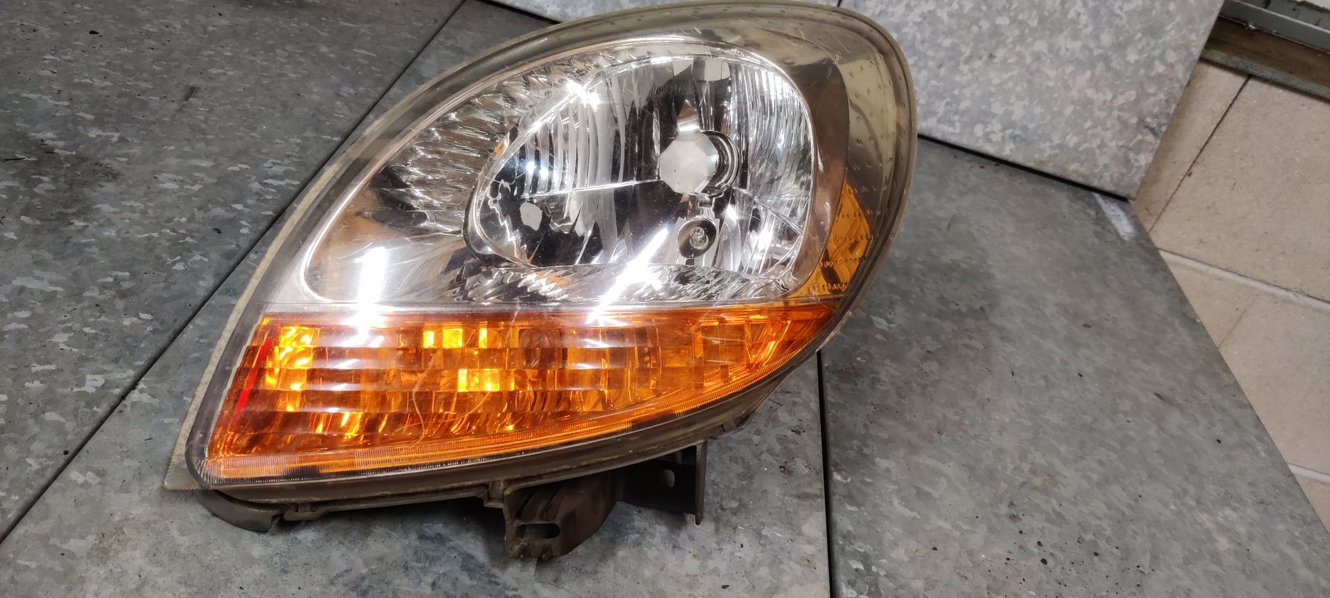 Renault Kangoo  onderdelen bij Stegeman Autosloperij V.O.F.