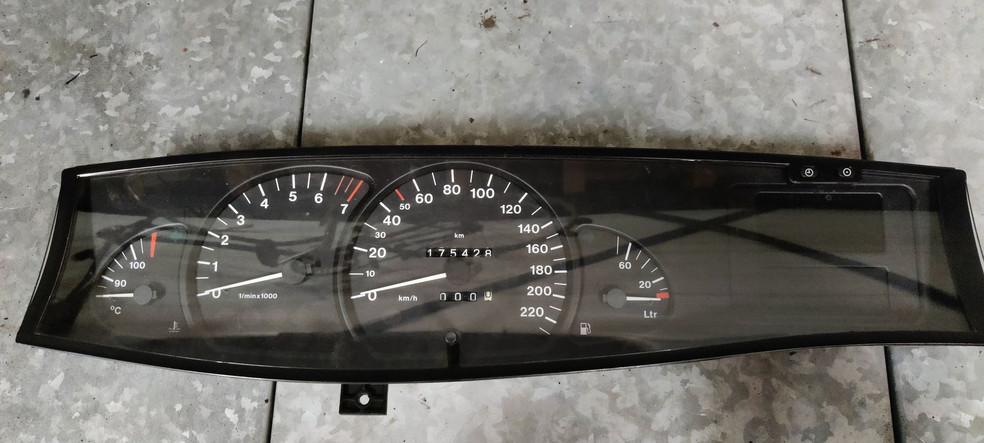 Opel Omega onderdelen  bij Stegeman Car Parts in Exel bij Laren (GLD).