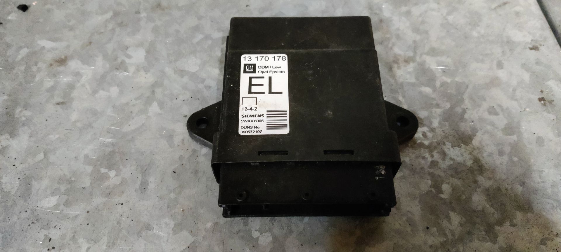 Opel Vectra nieuwe en gebruikte onderdelen bij Stegeman Car Parts in Exel bij Laren (GLD).