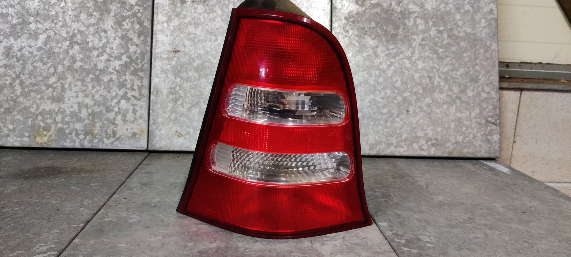 Mercedes A klasse linker achterlicht