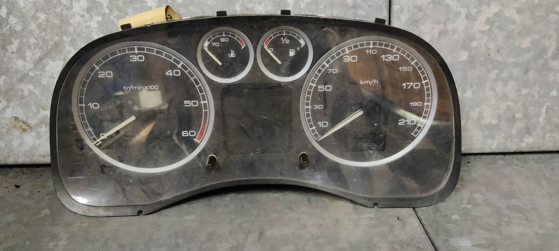 Peugeot onderdelen nieuw en gebruikt bij Stegeman Car Parts, verzenden mogelijk