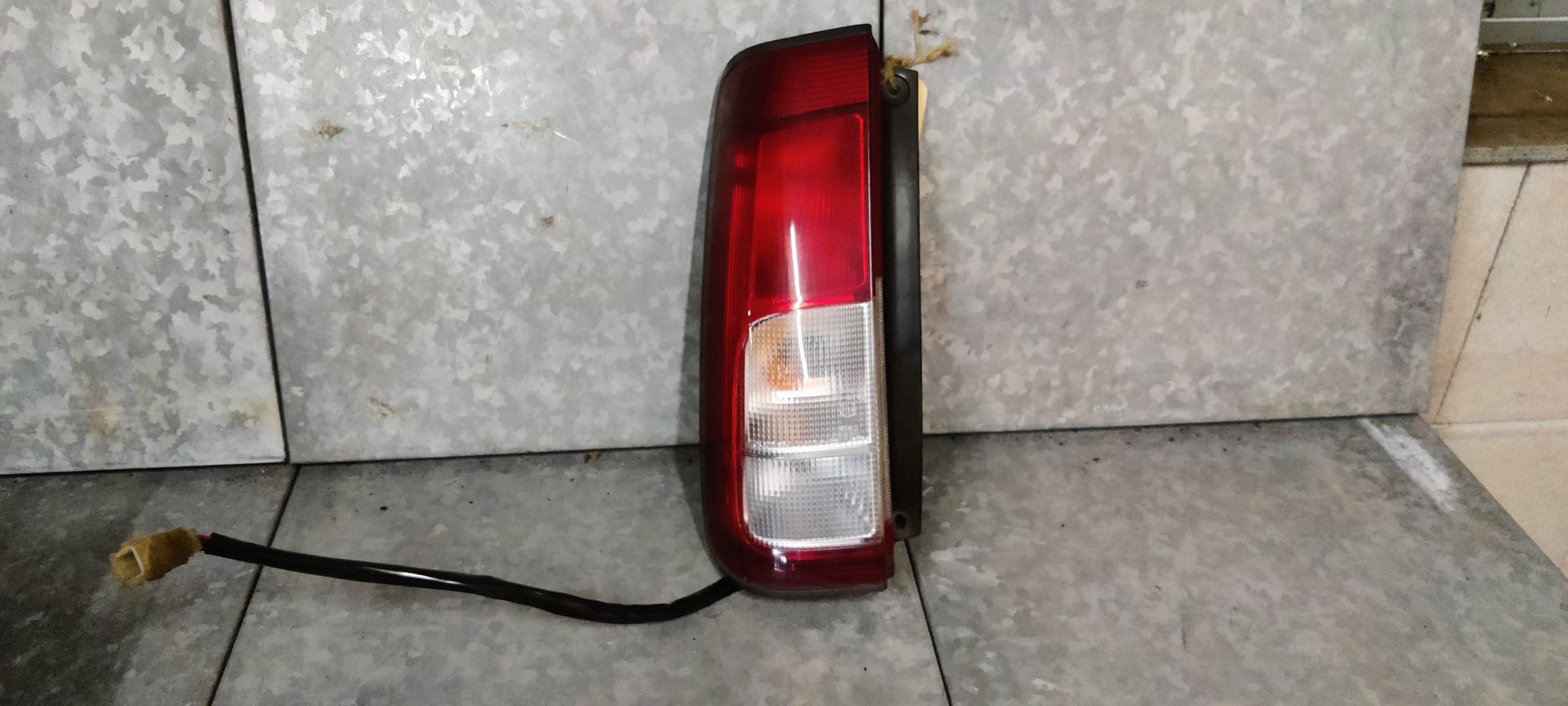 Suzuki Ignis achterlichten bij www.stegemancarparts.nl nieuw en gebruikt.