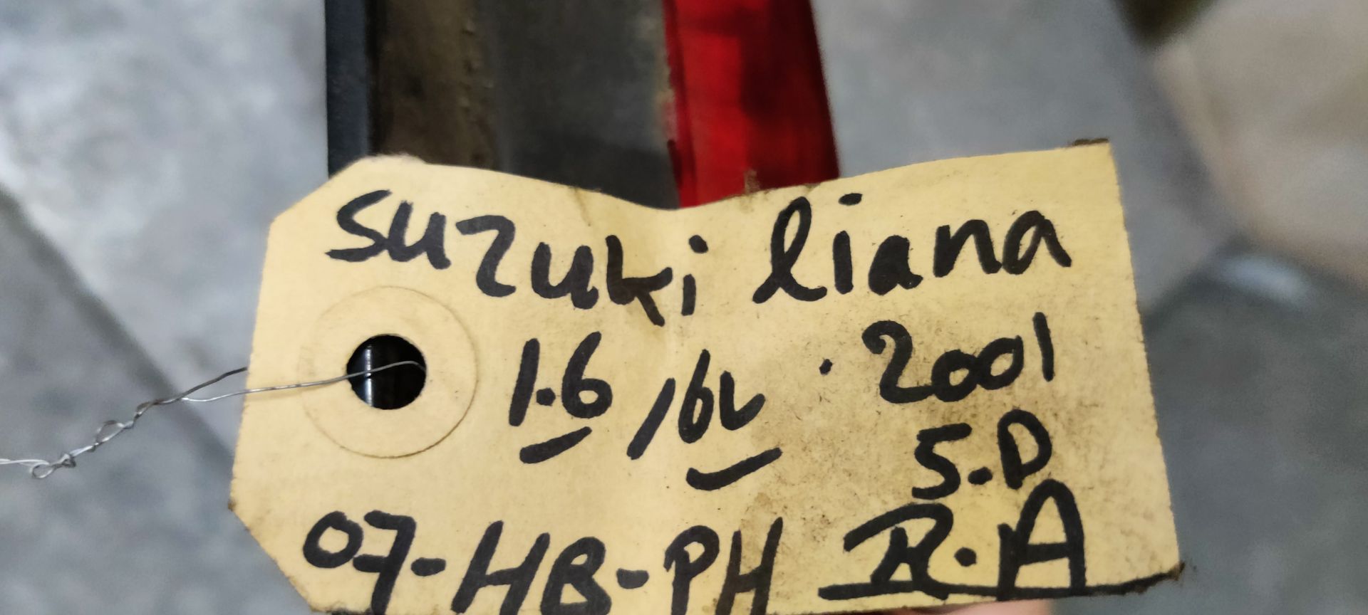 Suzuki Liana  onderdelen bij Stegeman Autosloperij kunnen ook verstuurd worden