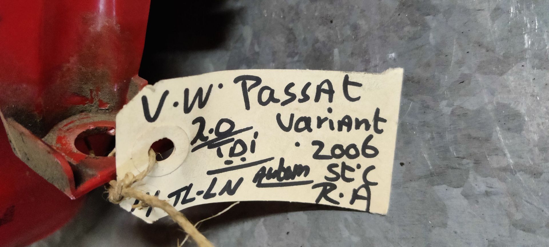 VW Passat van diverse bouwjaren staan bij ons op de sloop te vinden; www.stegemanautosloperij.nl