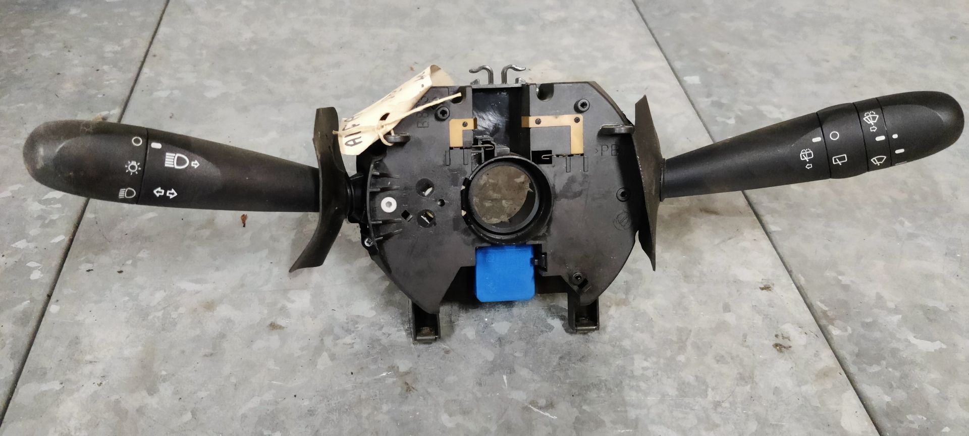 Stuurkolomschakelaar van een Alfa 156