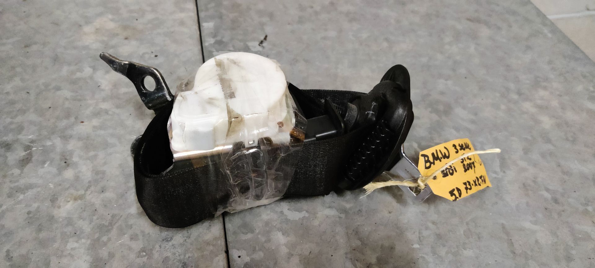 BMW 318i (E91) rolgordel linksvoor 2007.