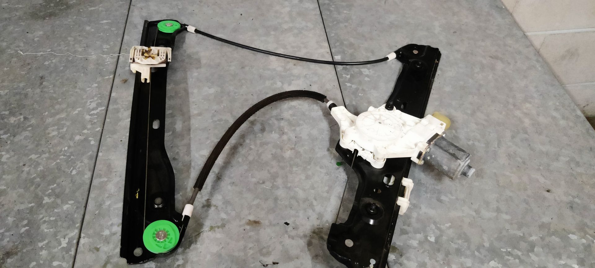 BMW E90, E91 nieuwe en gebruikte auto onderdelen bij www.stegemancarparts.nl