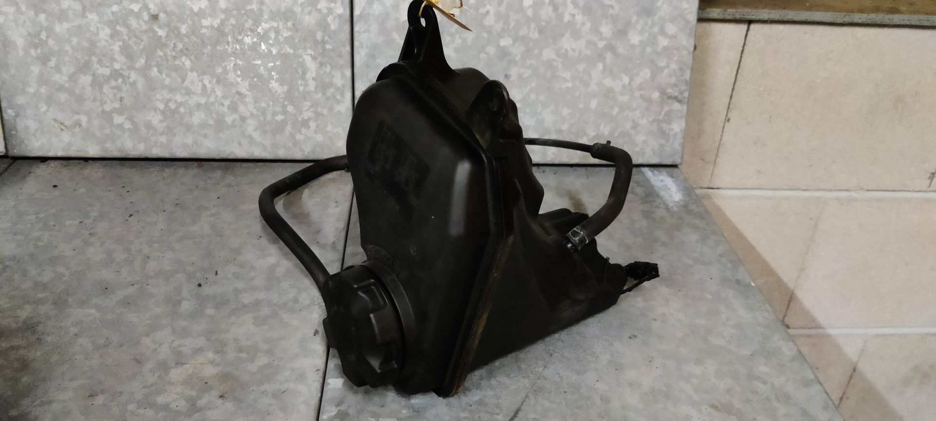 BMW 318i (E90, E91) expansievat uit 2007.