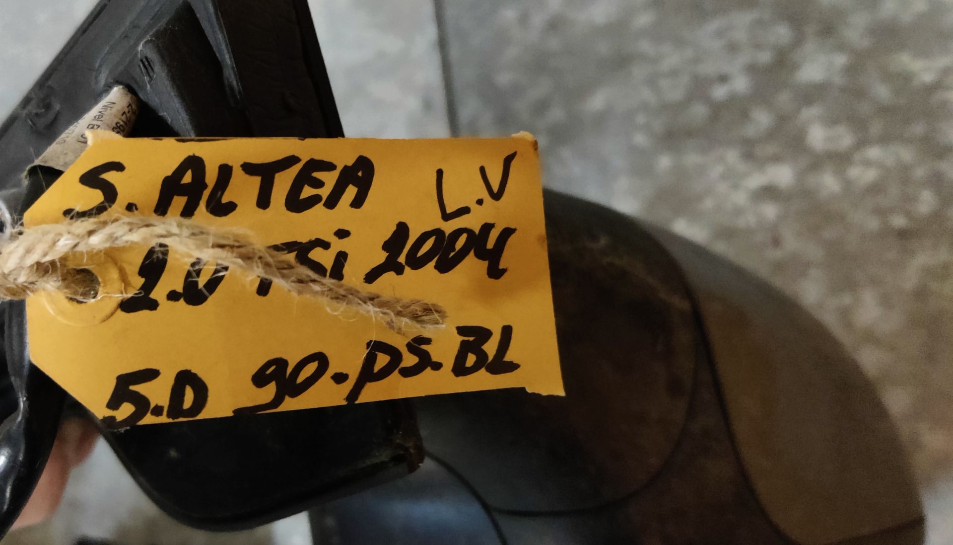 Seat Altea linkerspiegel verstelbaar uit 2004.