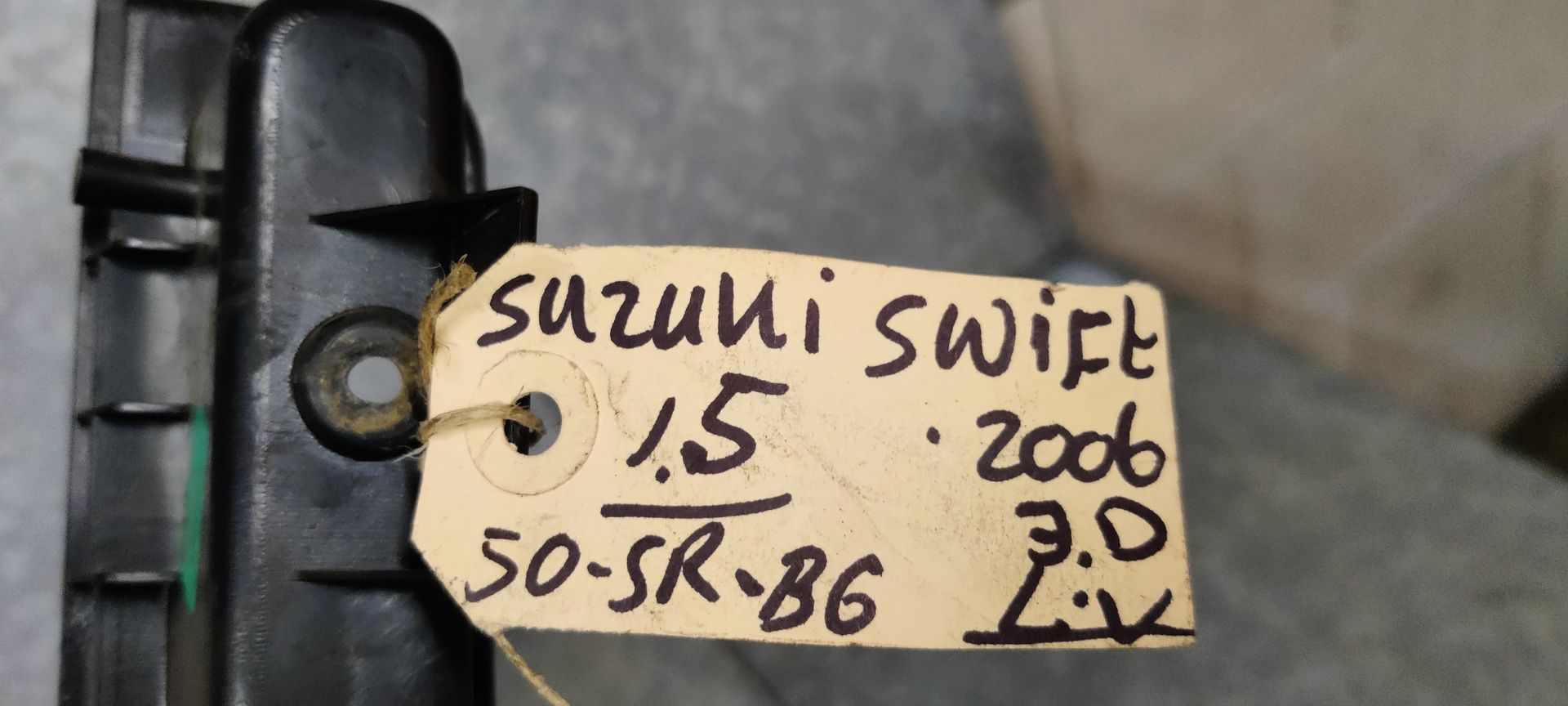 Suzuki Swift raambediening linksvoor uit 2008.