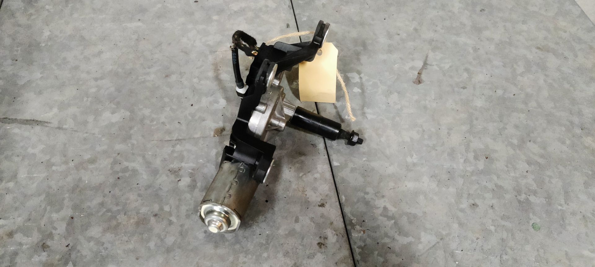 VW FOX ruitenwissermotoren op voorraad bij Stegeman Autosloperij V.O.F. te Laren (GLD)