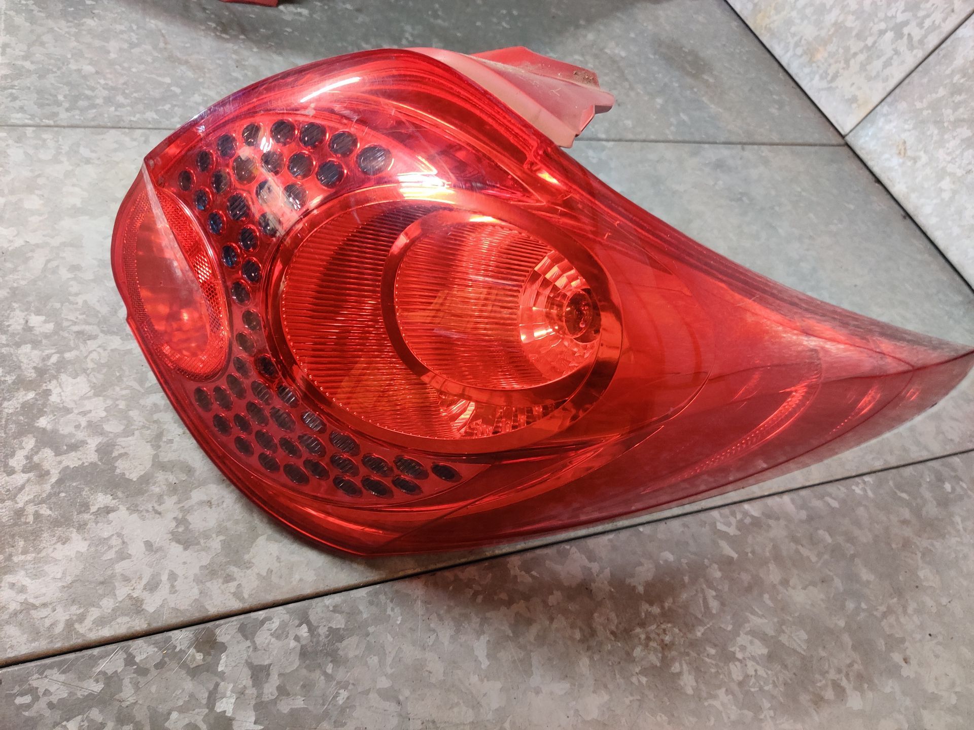 Peugeot 206 meer dan 5000 onderdelen bij ons in het magazijn. www.stegemancarparts.nl