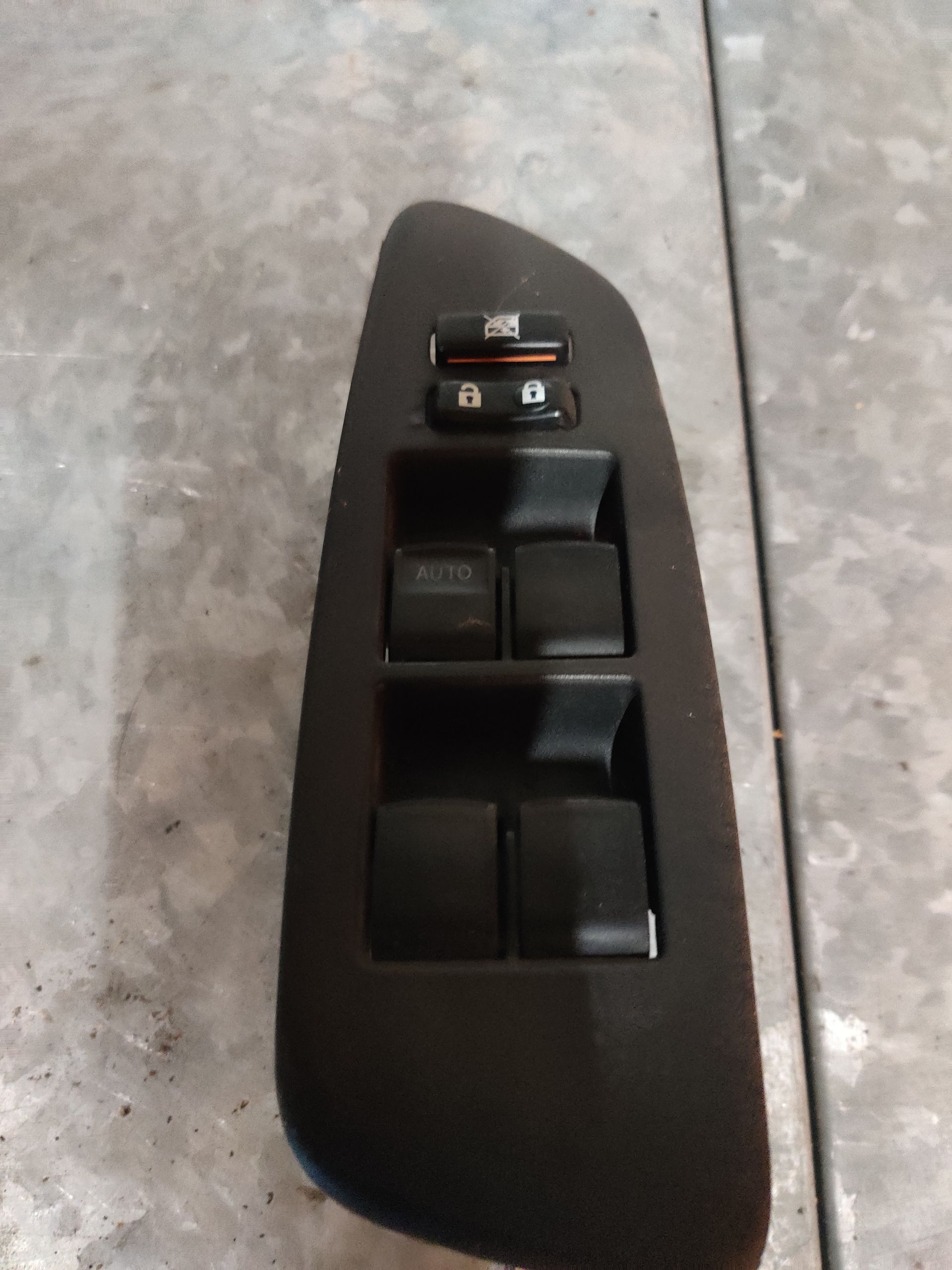 Toyota Auris onderdelen bij www.stegemancarparts.nl