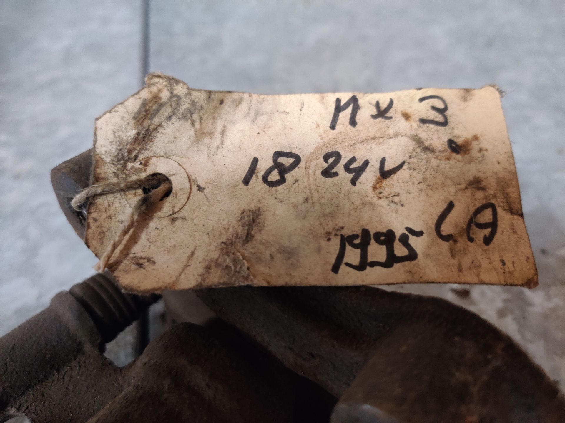 Mazda MX3 remklauw  onderdelen bij  Stegeman Car Parts