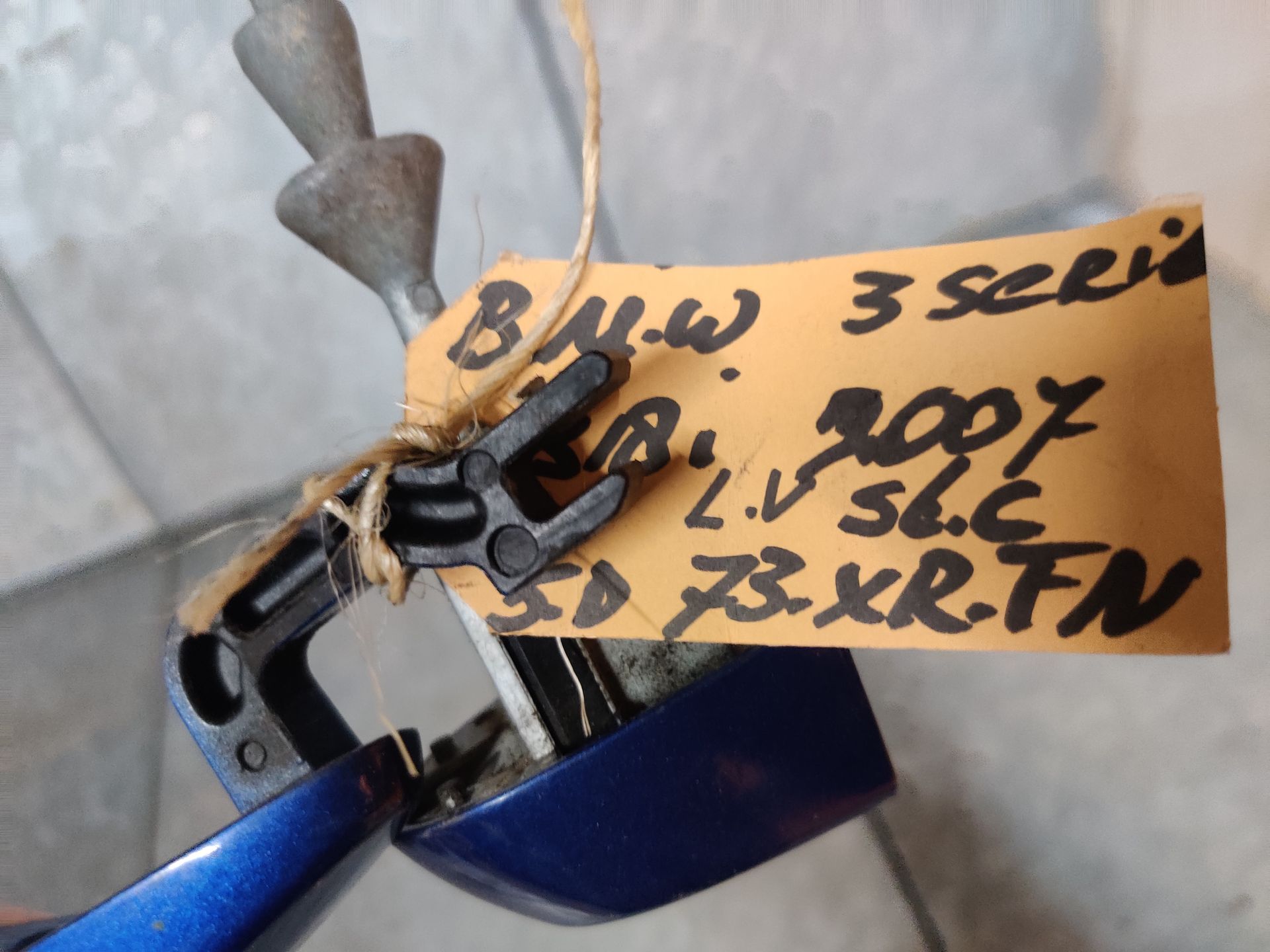 BMW 318i  onderdelen bij www.autosloperij-apeldoorn.nl