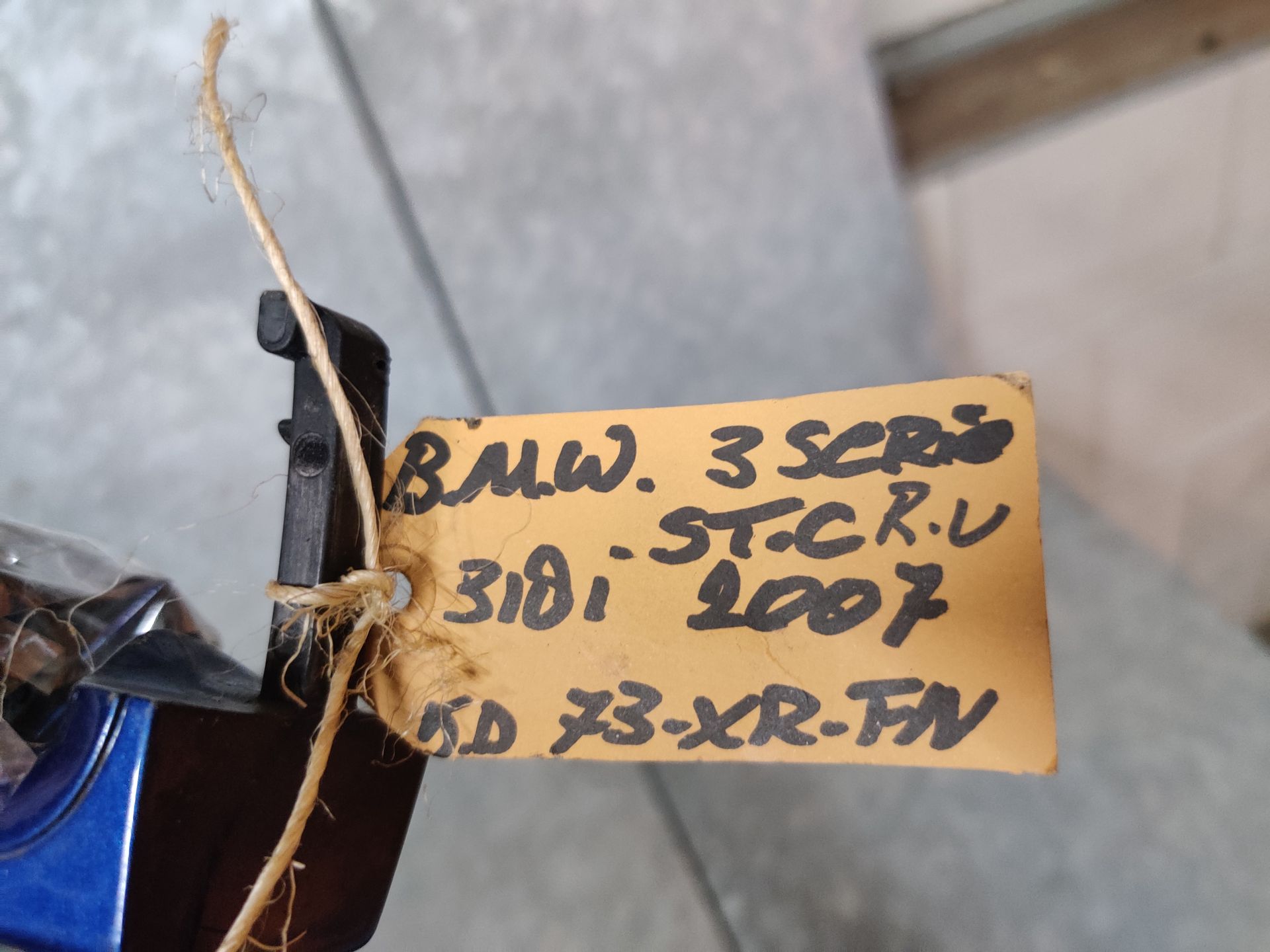 BMW 318i  onderdelen bij www.autosloperij-apeldoorn.nl