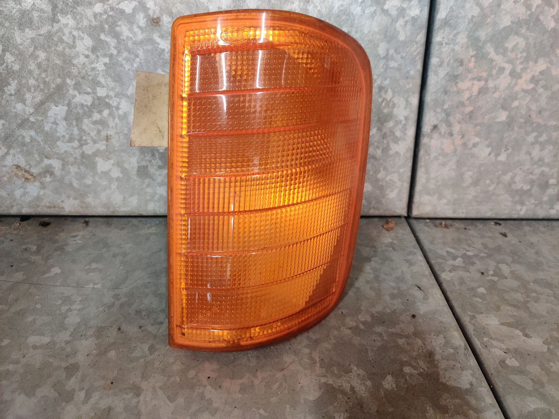 Mercedes 100D onderdelen bij Stegeman Autosloperij in Exel.