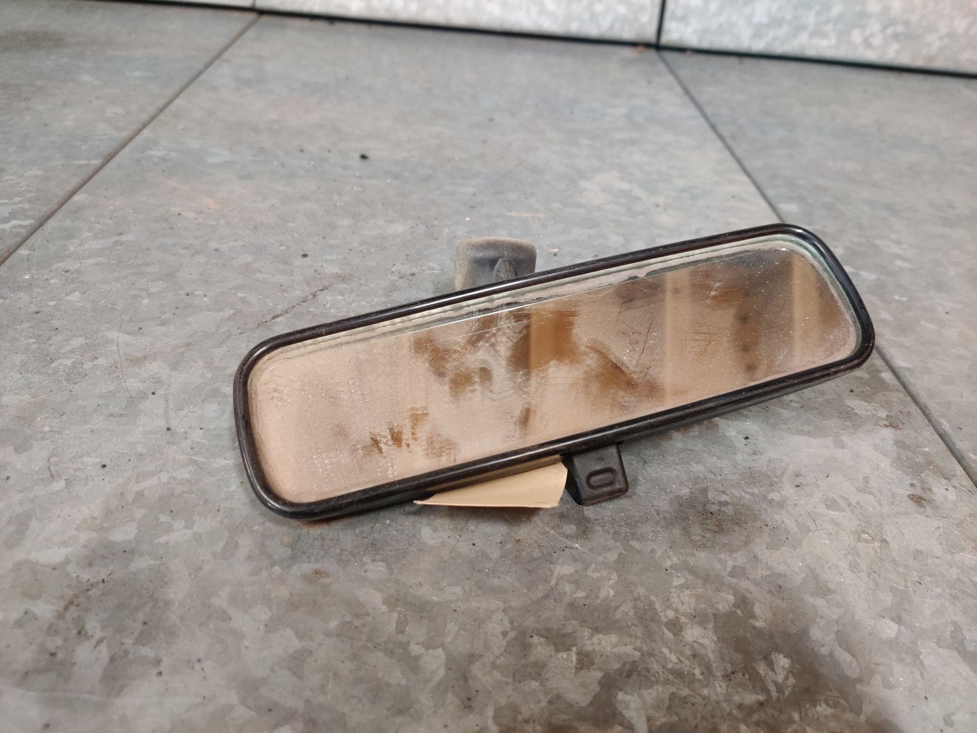 Toyota Auris en Mercedes 100D onderdelen bij Stegeman Autosloperij in Exel.