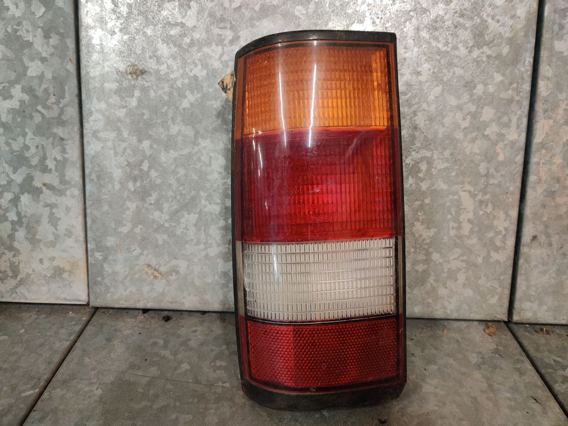 Opel Kadett, Seat Mii, Toyota Auris en Mercedes 100D onderdelen bij Stegeman Autosloperij in Exel.