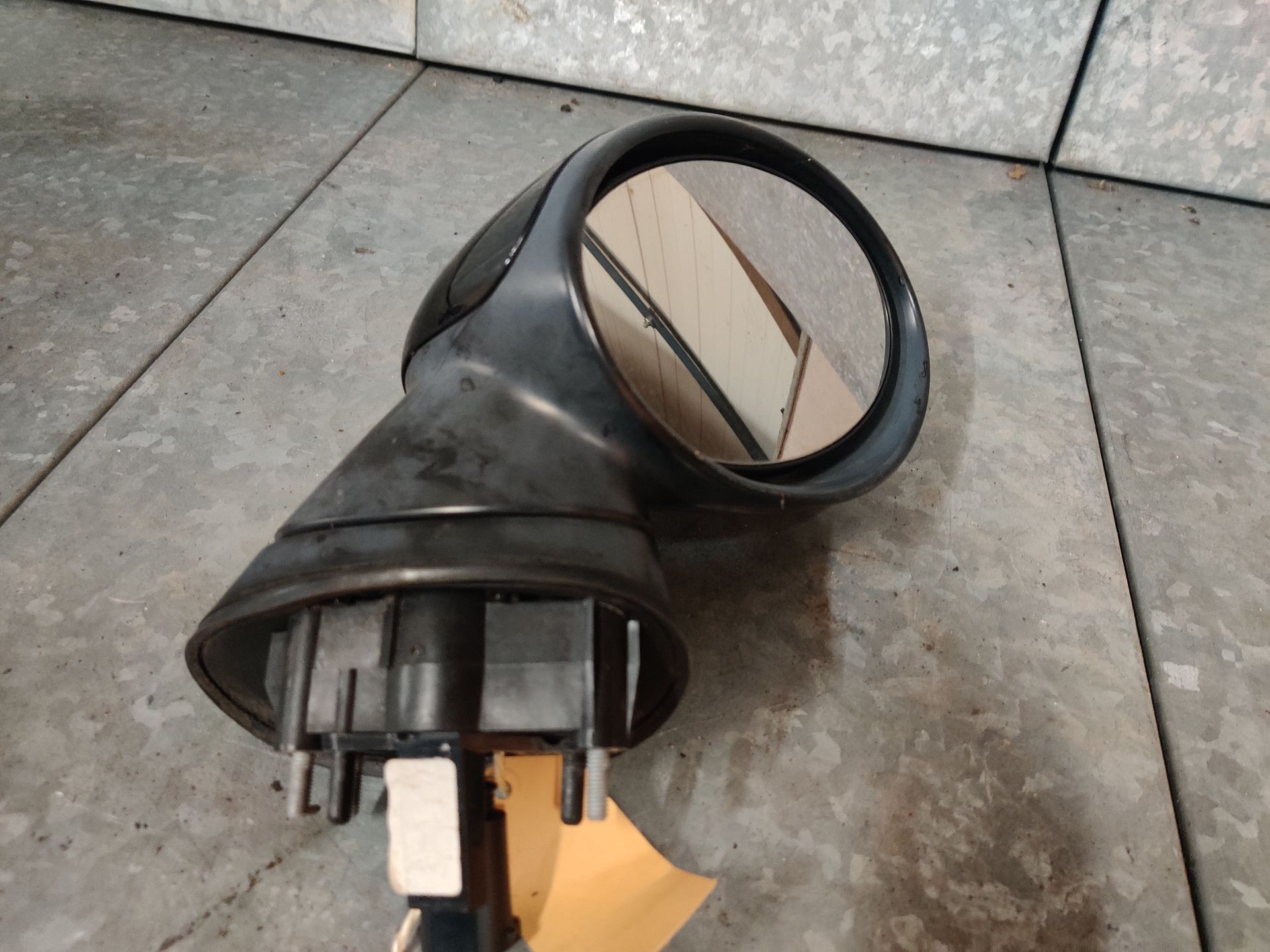 Mini Cooper spiegels bij Stegeman Autosloperij in Exel.