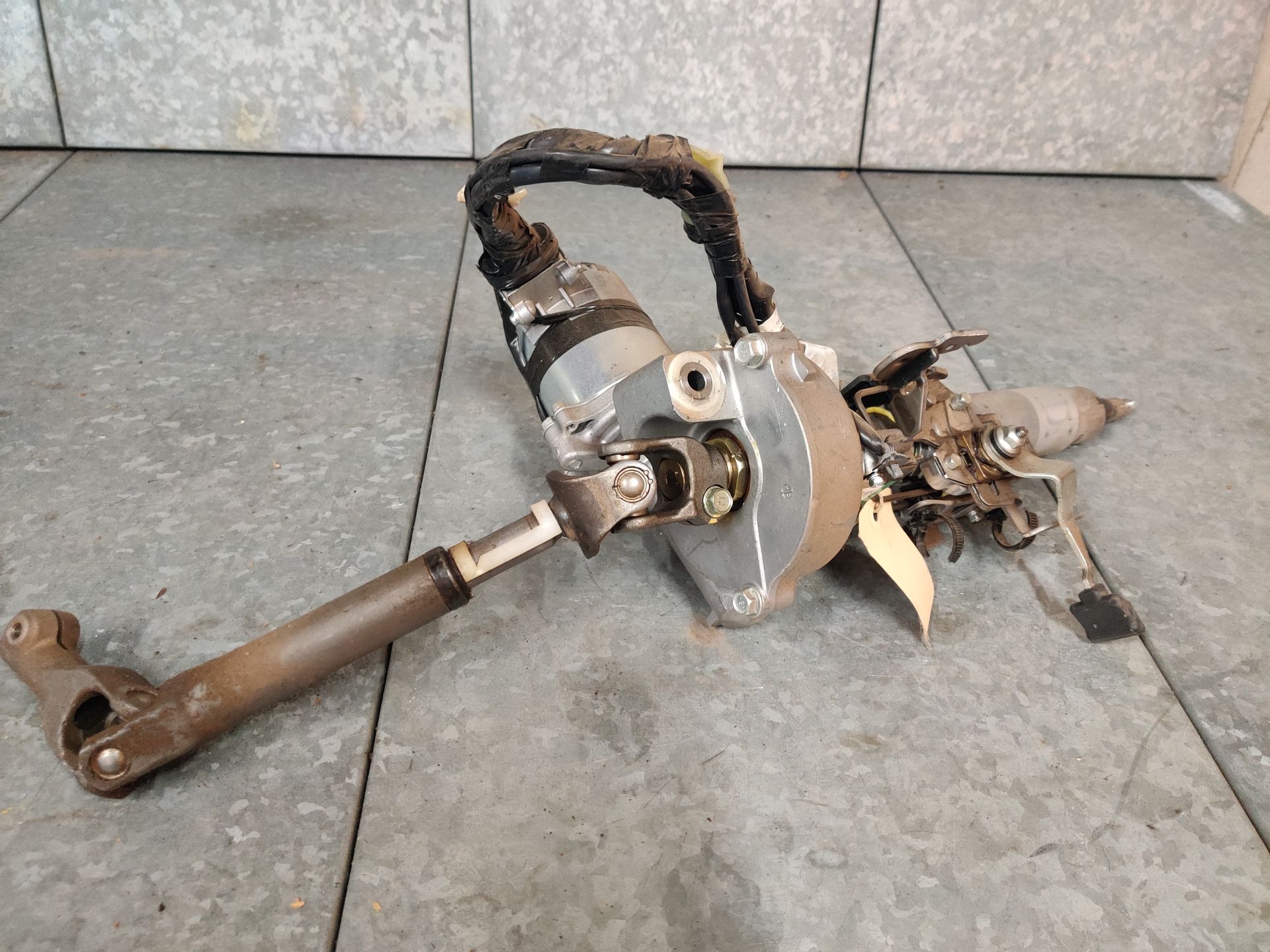 RAV4 stuurbekrachtiging  bij Stegeman Autosloperij in Exel.