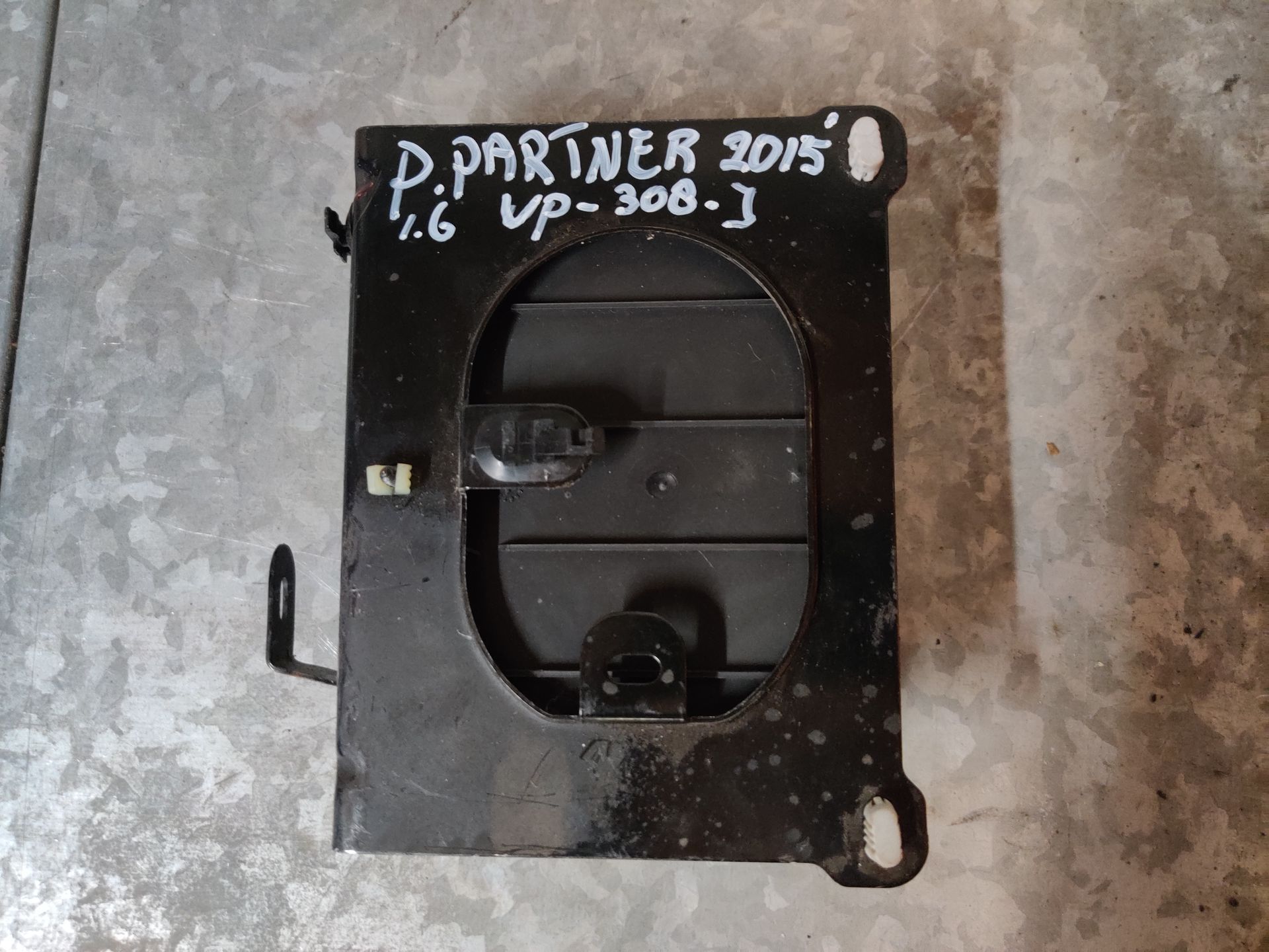 Audi A3, Citroen Axel, Peugeot Partner, Renault Scenic onderdelen bij Stegeman Car Parts in Lochem