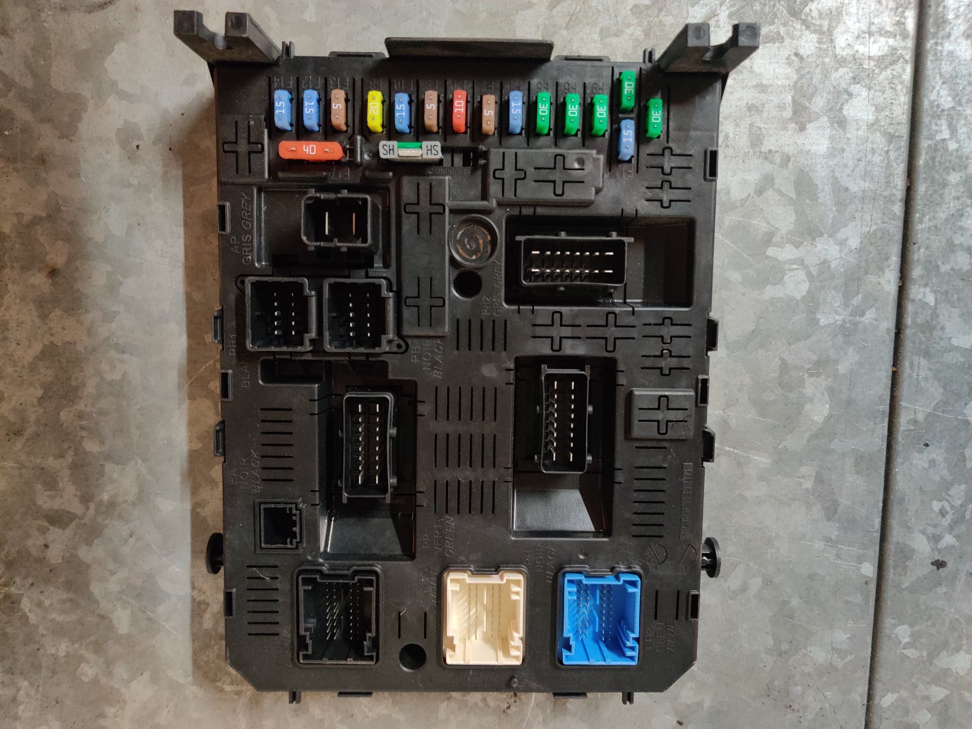 Audi A3, Citroen Axel, Peugeot Partner, Renault Scenic onderdelen bij Stegeman Car Parts in Lochem