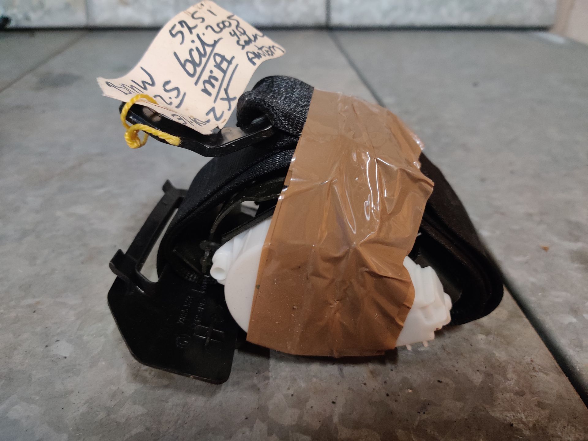 BMW 525i rolgordel midden achter uit 2005.