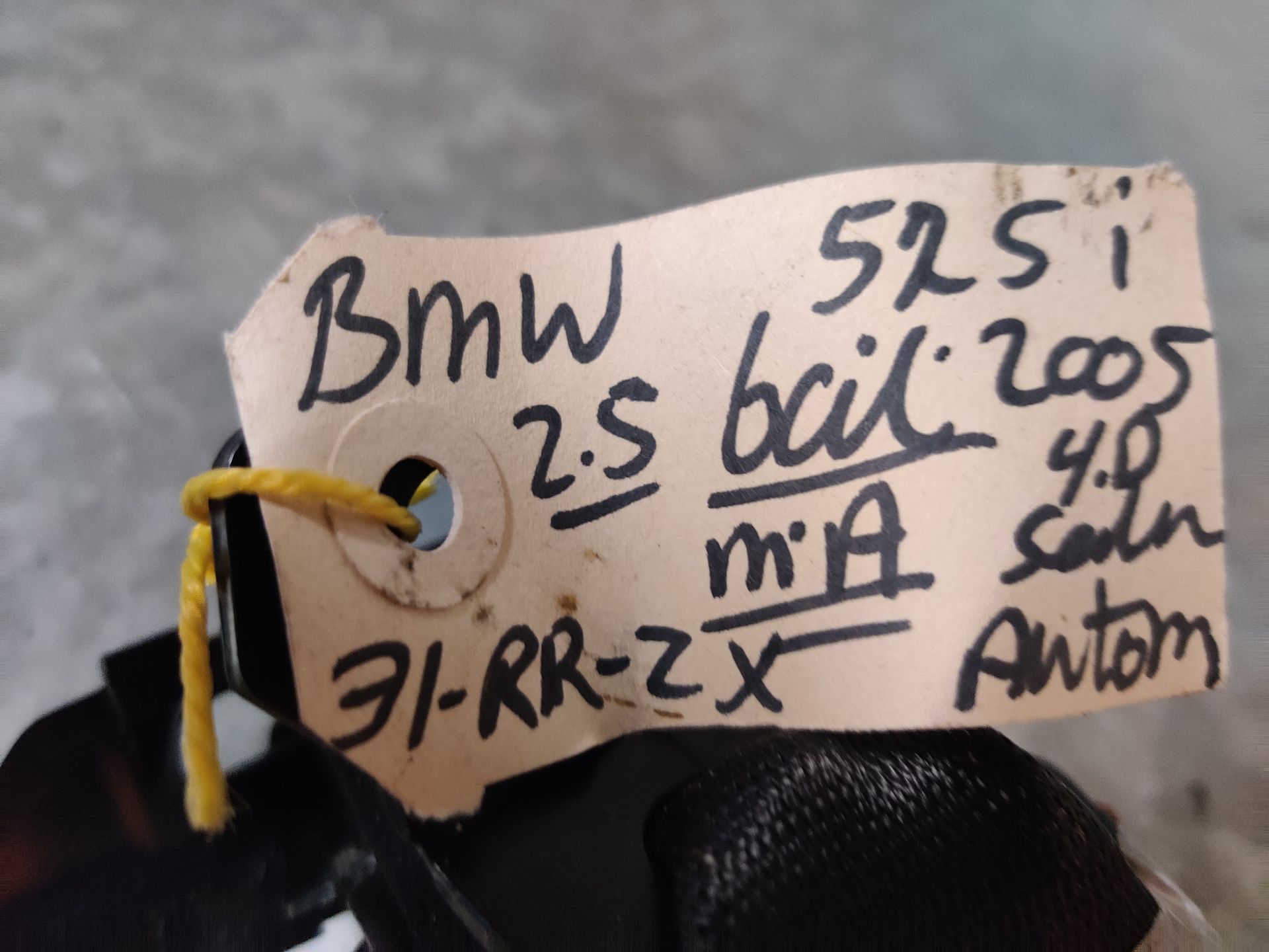 BMW 525i rolgordel midden achter uit 2005.