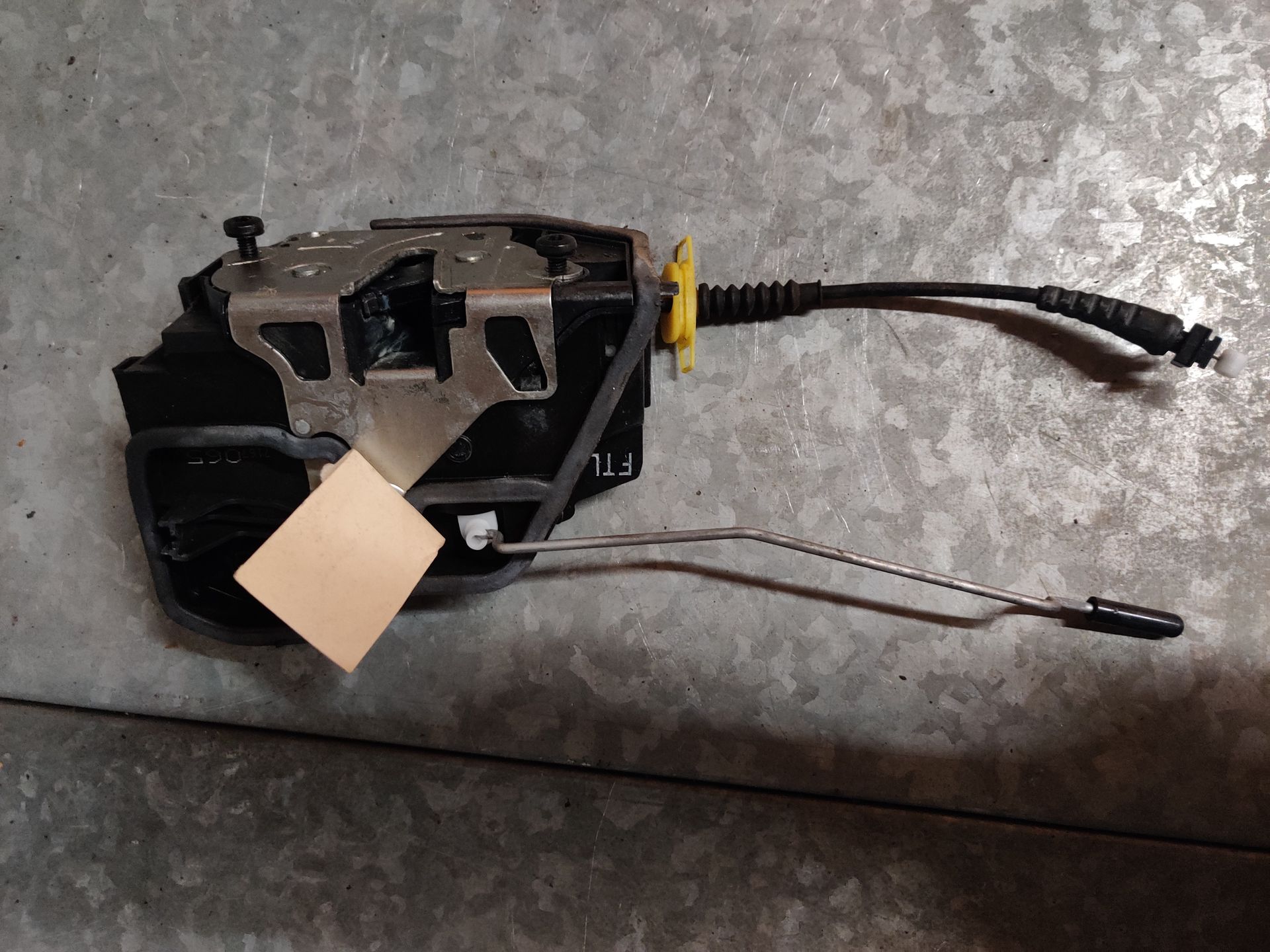 BMW 525i deurslotvanger linksvoor uit 2005.