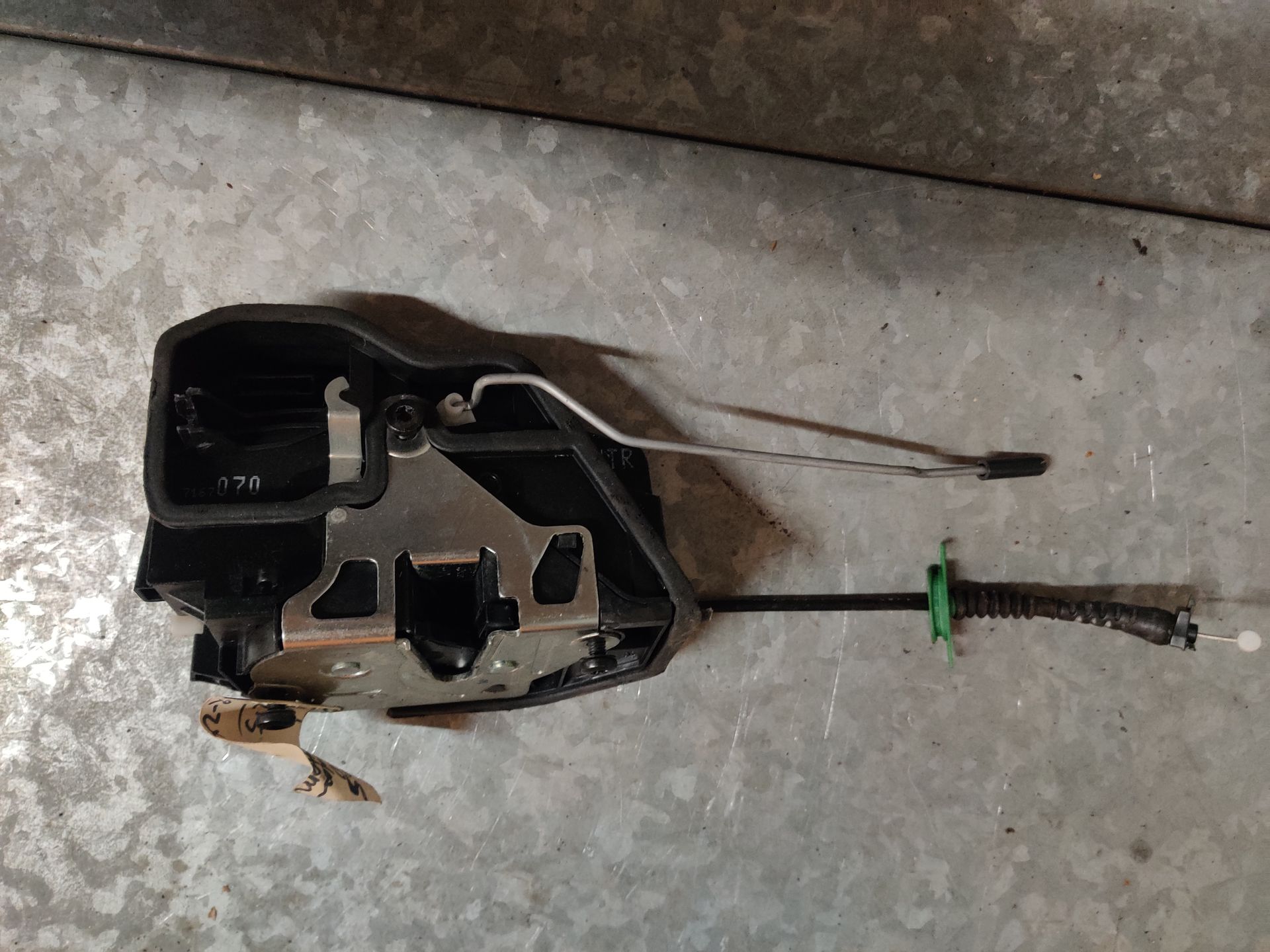 BMW 525i deurslotvanger rechtsachter uit 2005.