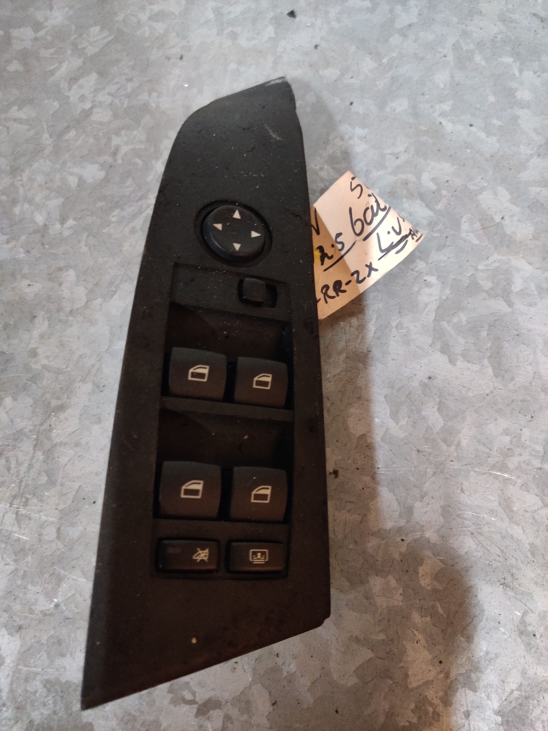 BMW 525i bij Stegeman Car Parts in Exel.